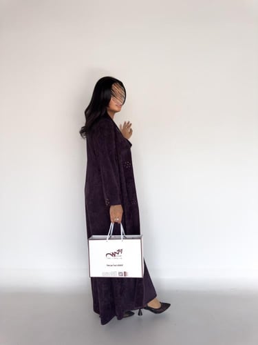 عبايه نوال بقماش شامواه الاميره مع ديزاين كرستال