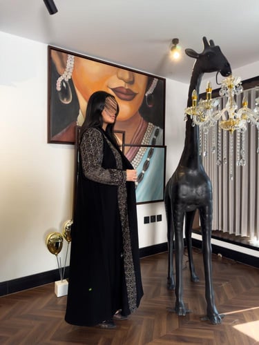 عبايه منار بقماش سيراميك اندنوسي وتدخيلات مخمل مطر...