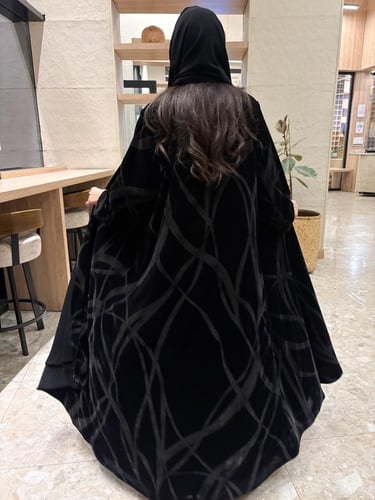 عبايه بليزر شتوي مخمل كوري مخطط