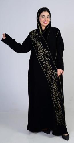 عبايه سهاء بقماش الفرسان بتطريز كمبيوتر