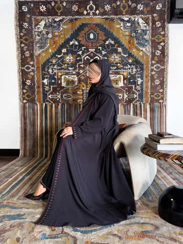 عبايه رنيم بقماش اكراني وتطريز يدوي ملون