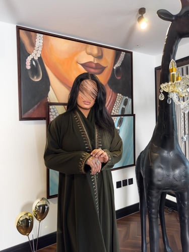 عبايه رنيم بقماش اكراني وتطريز يدوي ملون