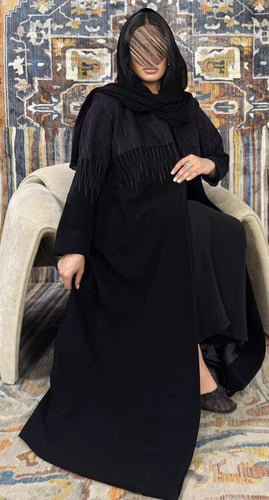 بليزر مهاء بقماش كريب الرياض مع تطريز ملون