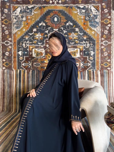 عبايه رنيم بقماش اكراني وتطريز يدوي ملون