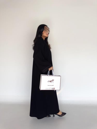 عباية بليزر مبطن مع كلفه بالامام والكم