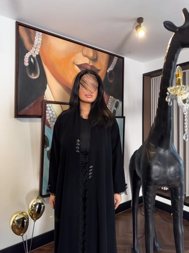 عبايه بليزر بقماش بليزر مع كلفه بالامام مخرم وزرار...