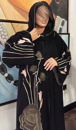 عبايه حنين بقماش سيراميك بتطريز يدوي طباعه مع تبطي...