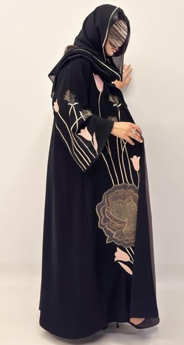 عبايه حنين بقماش سيراميك بتطريز يدوي طباعه مع تبطي...