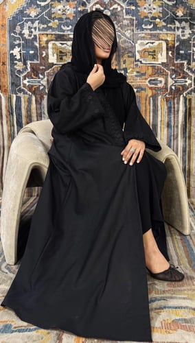 عبايه نهاء كلوش بقماش لنن بشك ورقي