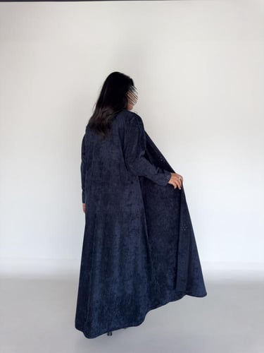 عبايه نوال بقماش شامواه الاميره مع ديزاين كرستال