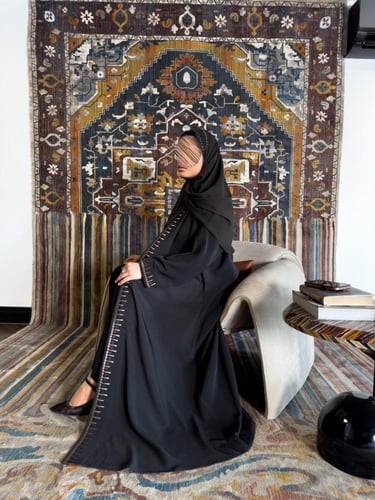 عبايه رنيم بقماش اكراني بتطريز يدوي ملون