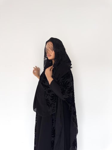 عبايه سناء بقماش سيراميك اندنوسي مع قماش شيفون طبا...