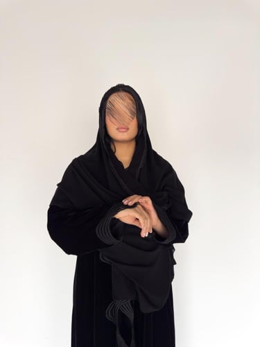 عبايه لولو كلوش بقماش مخمل وكلفة رحاب