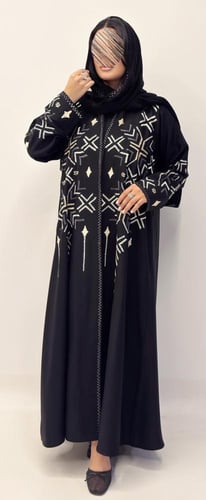 عبايه سلوى كلوش بقماش ناعم بتطريز كمبيوتر