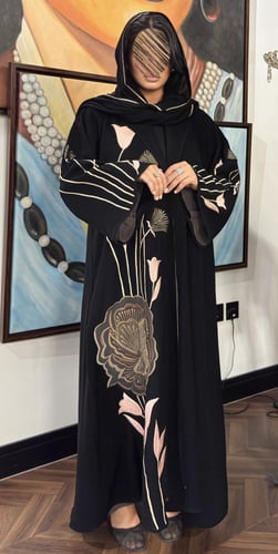 عبايه حنين بقماش سيراميك بتطريز يدوي طباعه مع تبطي...