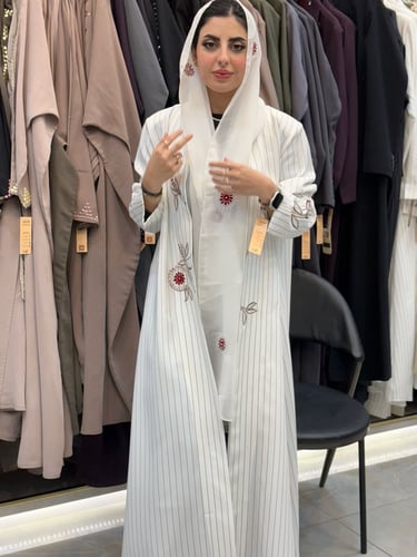 عباية W1005-بقماش مقلم بتطريز تشكيلة الزهره