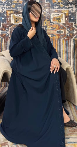 عبايه الهاري بقماش اكراني بتطريز هاري مع كرستال