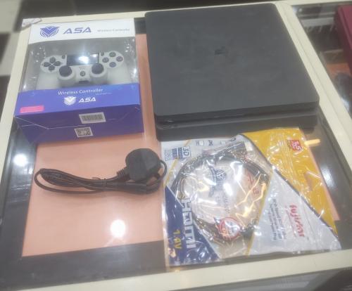 بلاستيشن فور ( مستخدم )