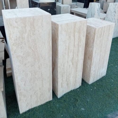 أعمدة رخام ترافنتينو مكونة من 3 قطع