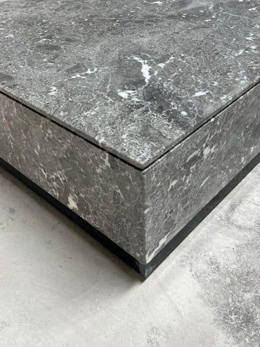 طاولة رخام طبيعي