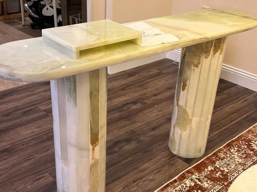 طقم مكون من ثلاث طاولات من الرخام الأونكس الطبيعي