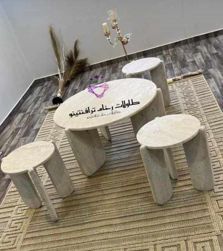 طقم طاولة رخام بتصميم عصري