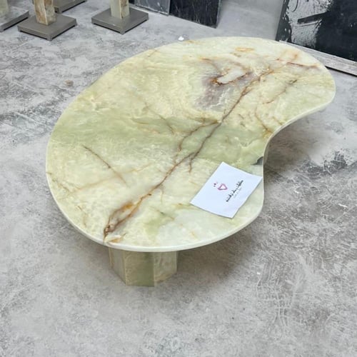 طاولة رخام أخضر فاتح