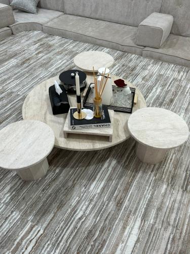 طقم طاولات ارضيه رخام معا 3 خدمه