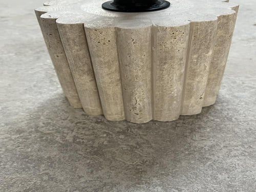 طاولة خدمة بتصميم مميز