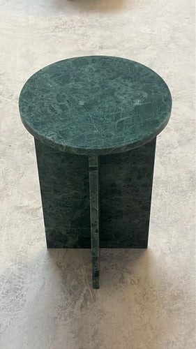 طاولة رخام خدمة