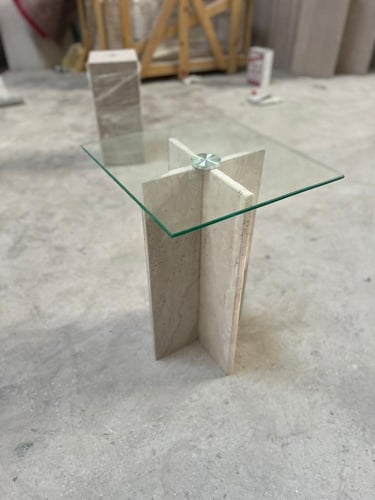 طاولة قزاز بقاعدة رخام