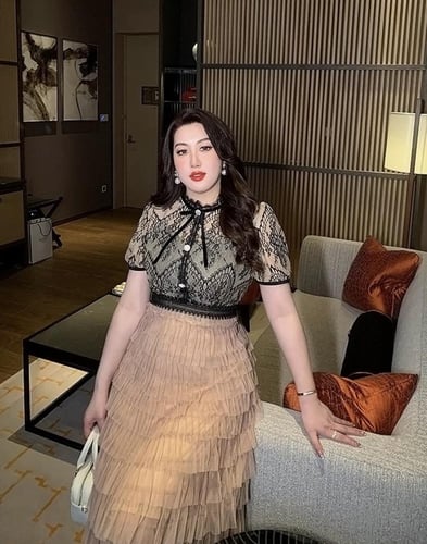 فستان دانتيل