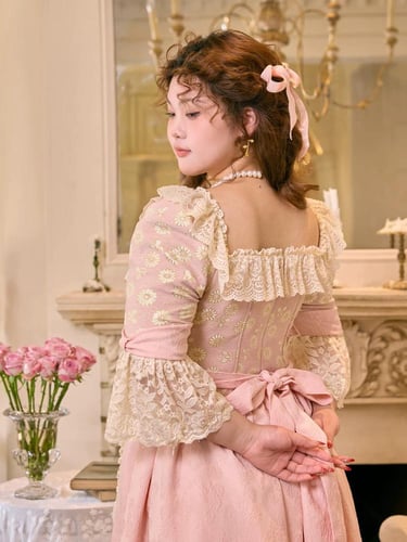 فستان فيكتوري