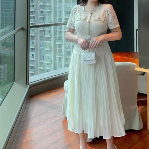 فستان دانتيل