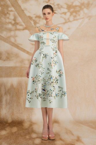 فستان اخضر فاتح