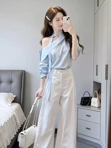 بدلة نسائية كورية زرقاء من قطعتين مع بنطلون واسع الساق وقميص بتصميم مميز على الكتف