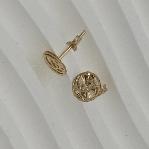 حلق ذهب عيار 18 موديل 32020 F