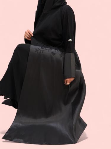عباية كلاسيك اسود