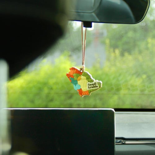 تعليقة سيارة- خريطة المملكة