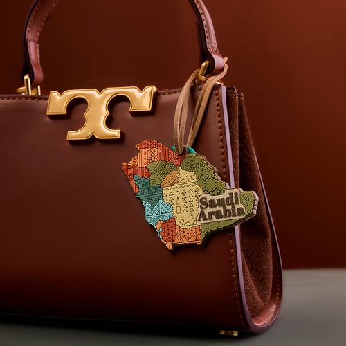 تعليقة سيارة- خريطة المملكة