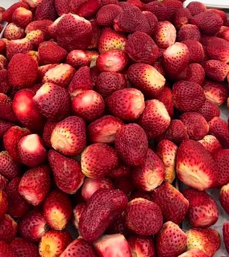 فراوله حبه كامله علبه حجم صغير60. جرام