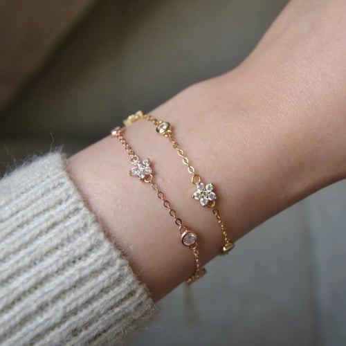 [B012] اسوارة من الفضة عيار 925 شكل وردة