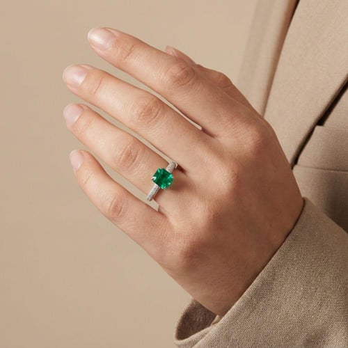 [R009] خاتم من الفضة وحجر الزمرد