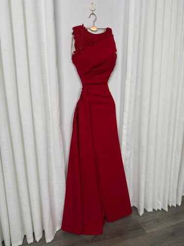 فستان سهرة كريب ليكرا بتطريز فاخر