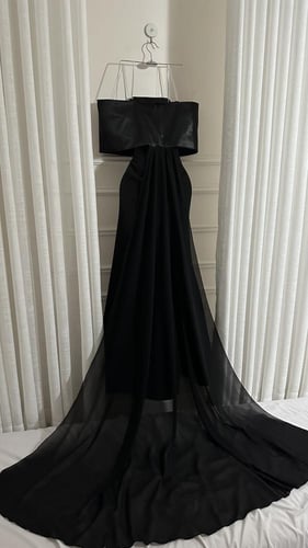 فستان سهرة قطعتين كلفة بوشاح شيفون EV250