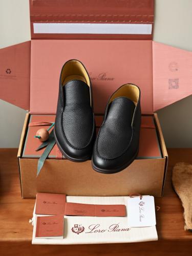 حذاء لورو بيانا الرجالي الحبيبي بنعل متناسق (Loro Piana Open Walk Grained Leather Shoes - Monochrome Sole)