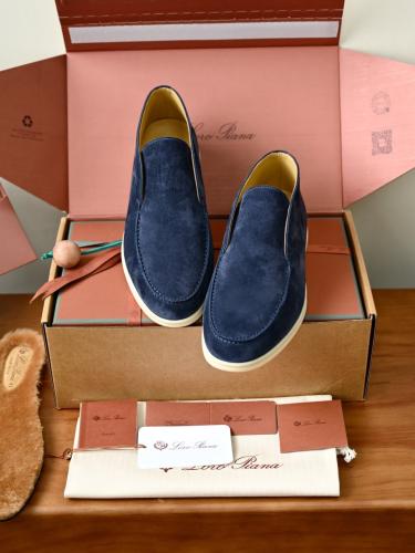 حذاء لورو بيانا الرجالي الشمواه الأيقوني (Loro Piana Open Walk Suede Shoes)
