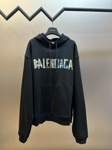 هودي بالنسياغا المطبوع بشعار الجرافيتي (Balenciaga Graffiti Logo Hoodie)
