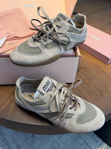 حذاء ميو ميو الرياضي (Miu Miu 5210)
