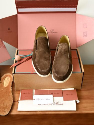 حذاء لورو بيانا الرجالي الشمواه الأيقوني (Loro Piana Open Walk Suede Shoes)